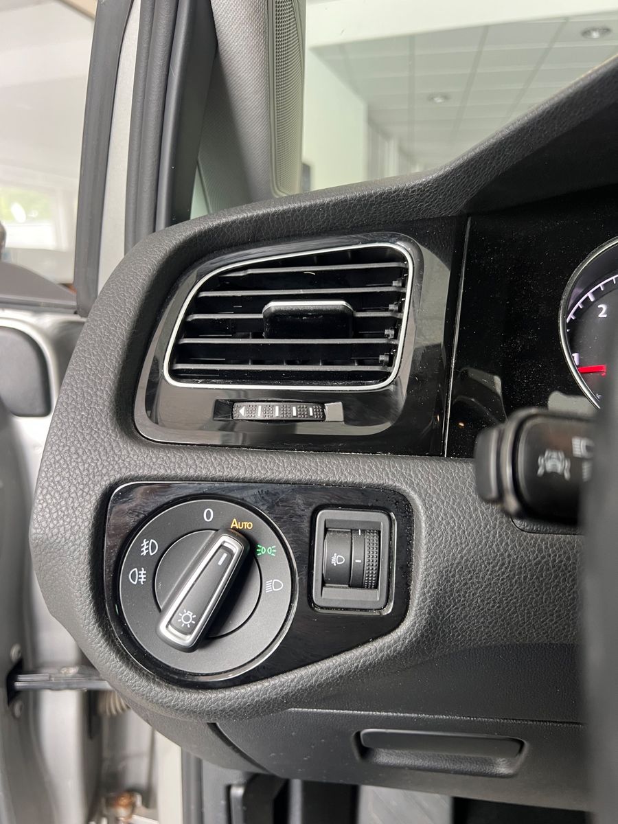 Fahrzeugabbildung Volkswagen Golf VII Lim. Cup 1.6 TDI DSG