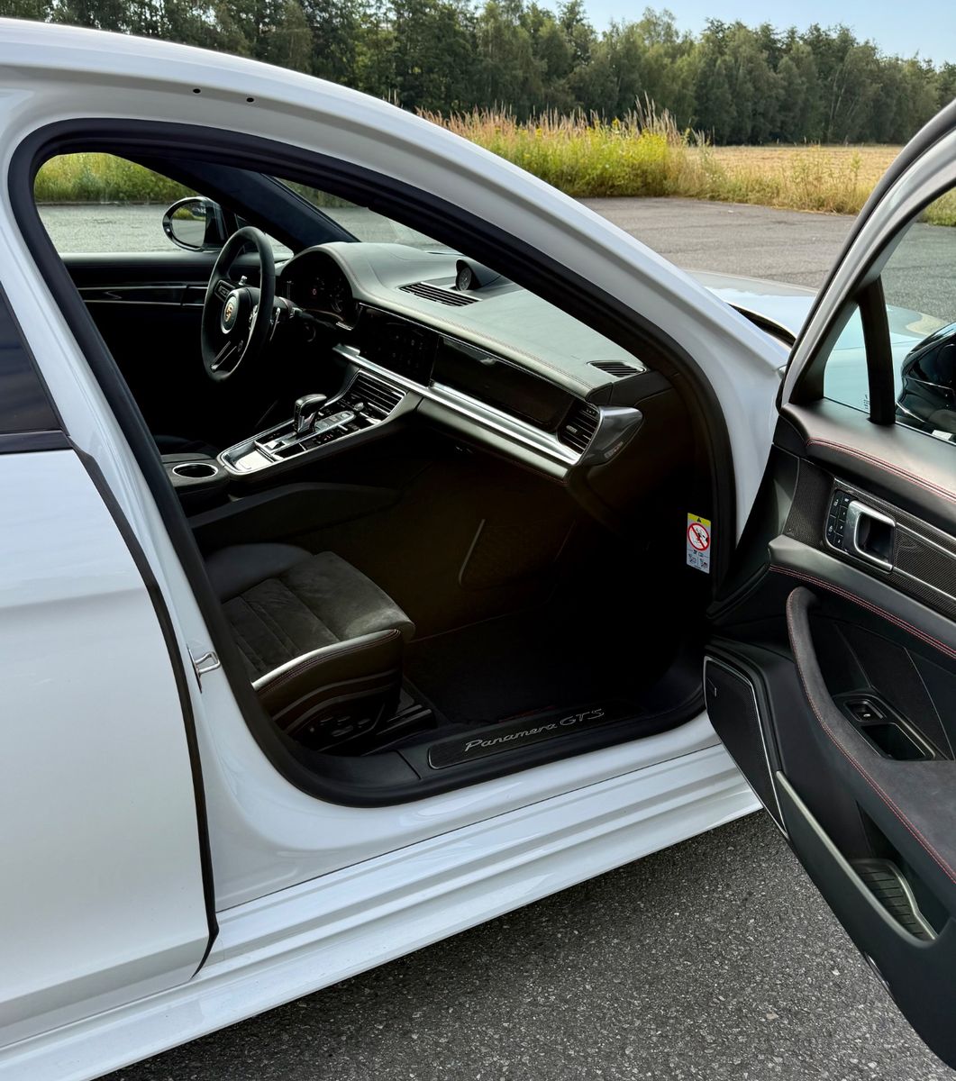 Porsche Panamera Sport Turismo GTS Sport Design Paket foto 5