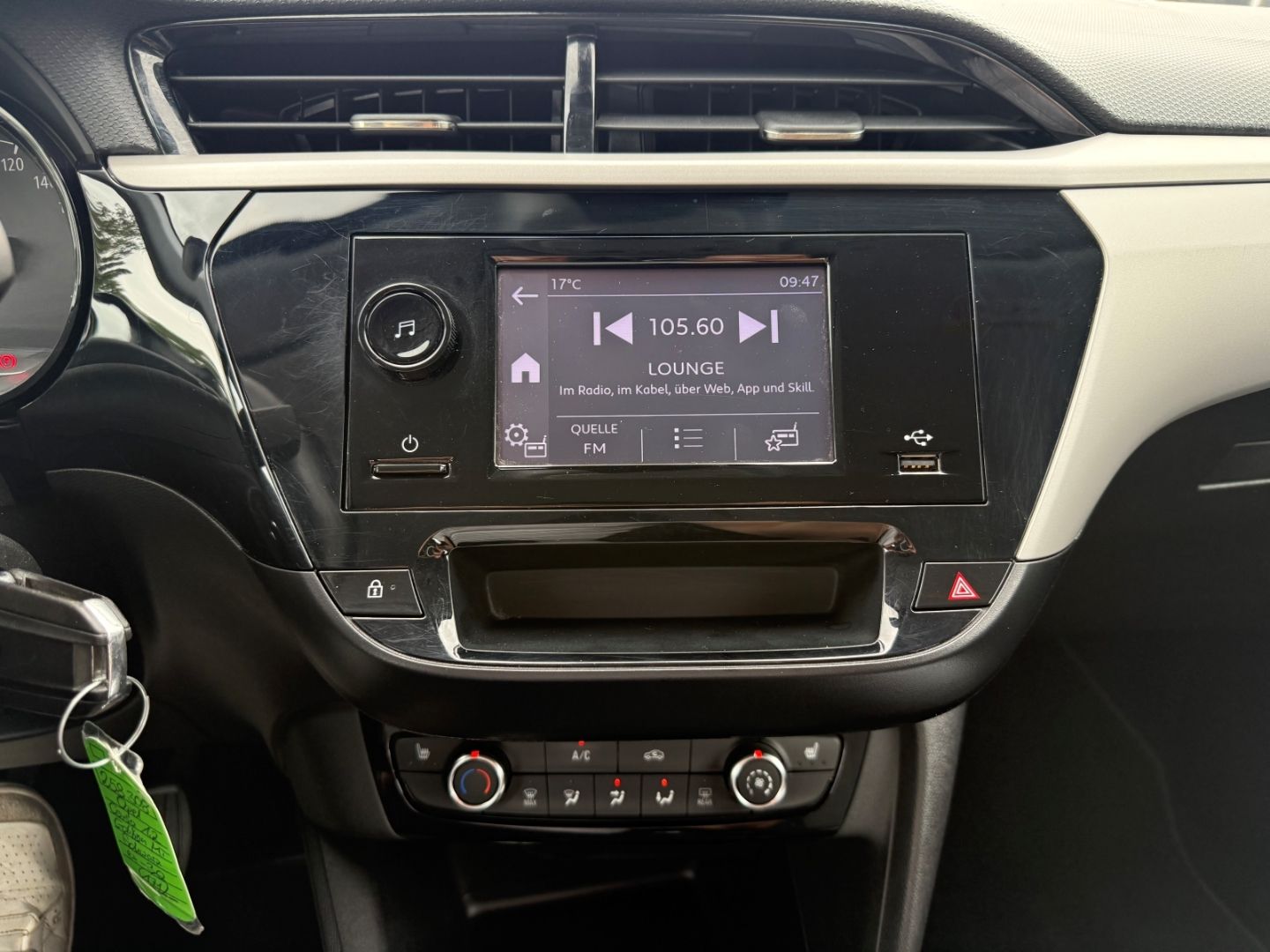 Fahrzeugabbildung Opel Corsa F Edition 1.2 SHZ+LHZ+PDC im Top Zustand