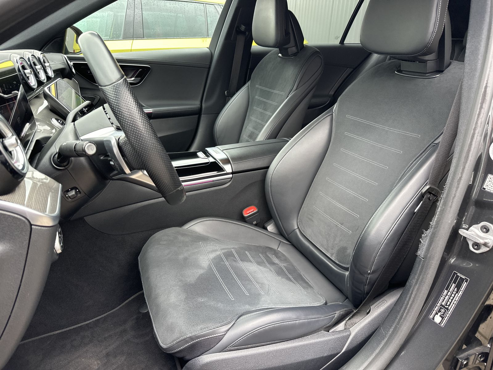 Fahrzeugabbildung Mercedes-Benz C 220d T AMG-Line NAV+LED+ACC+AHK+KAMERA+SOUND