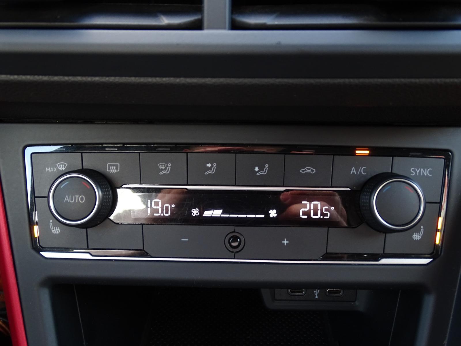 Volkswagen Polo 2.0 TSI GTI Klimaaut. PDC Android Apple USB, миниатюра 14