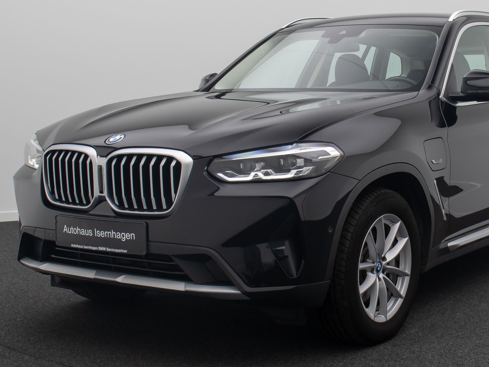 Fahrzeugabbildung BMW X3 xD30e DriveAss DAB Kamera HiFi WLAN Sportsitz