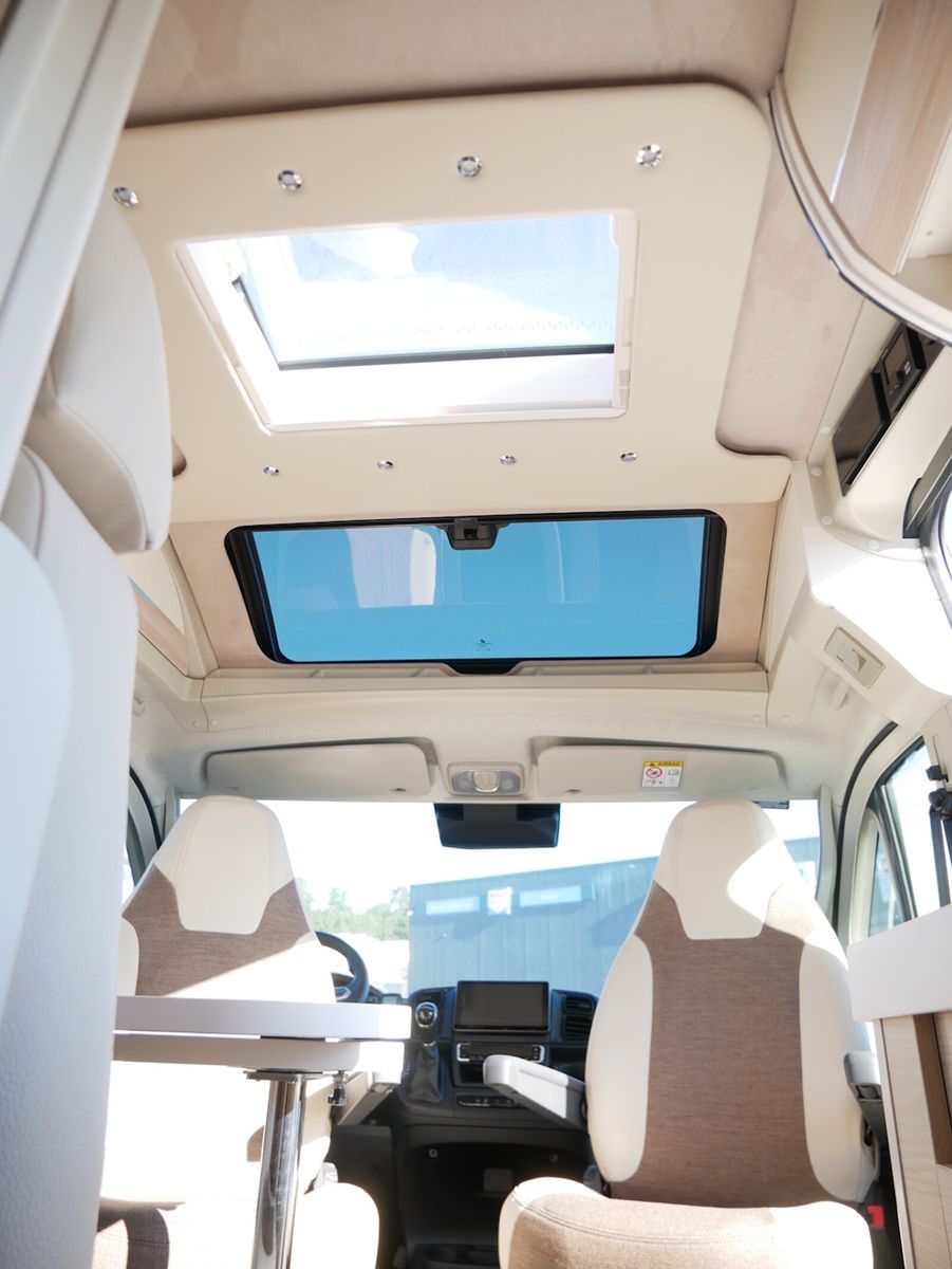 Fahrzeugabbildung Eura Mobil Van V 635 EB Klimaauto., Solar, Fahrassistenzpak