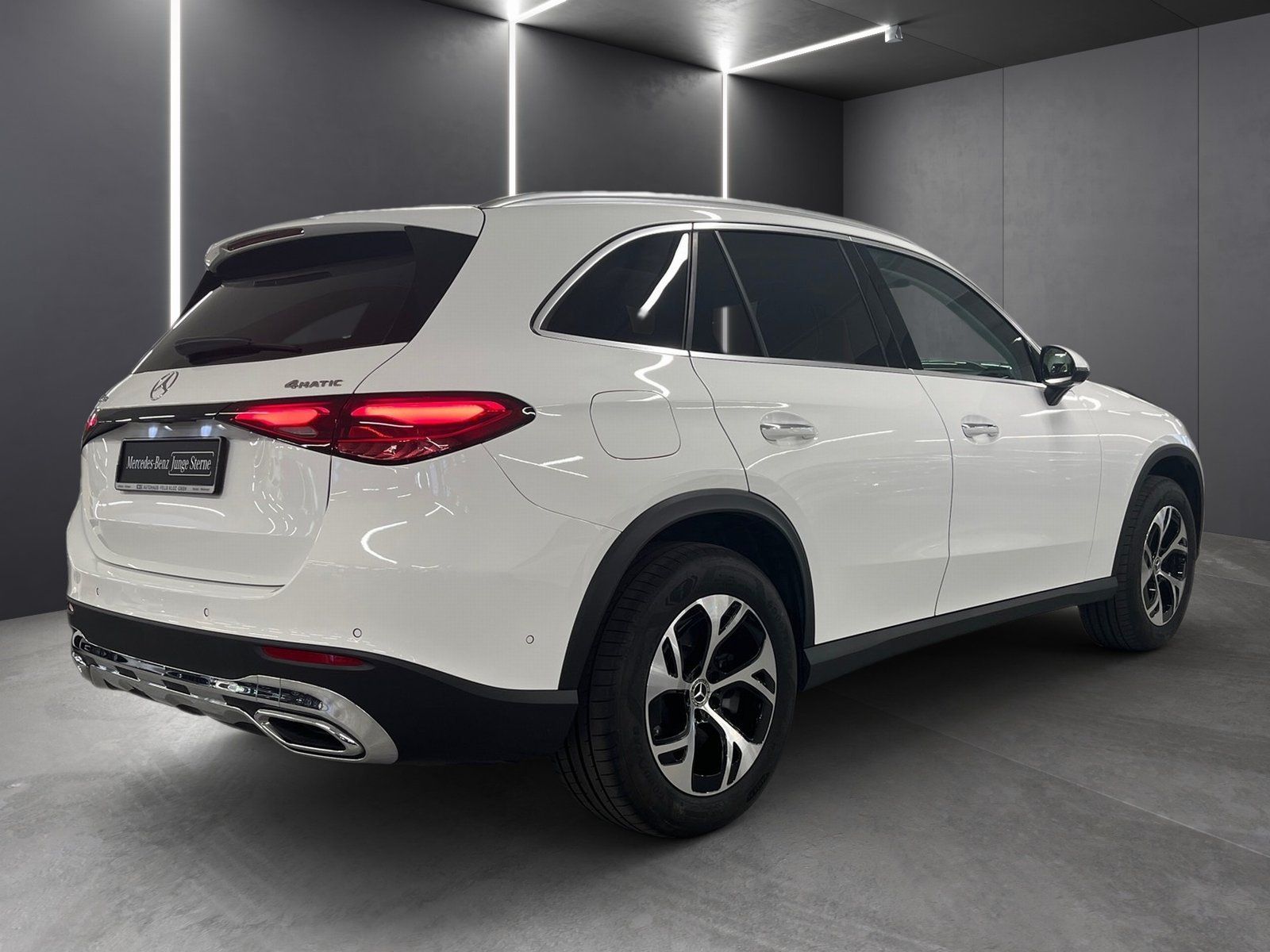 Fahrzeugabbildung Mercedes-Benz GLC 300 de 4M Avantgarde*AHK*Distronic*Pano*360*