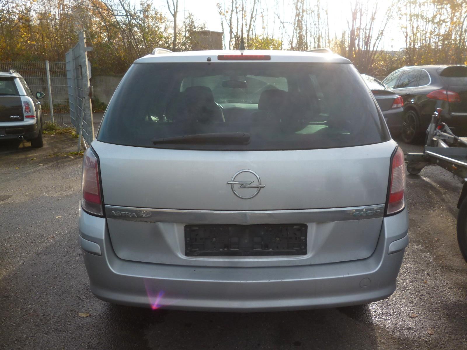 Opel Astra 2010 — photo 6