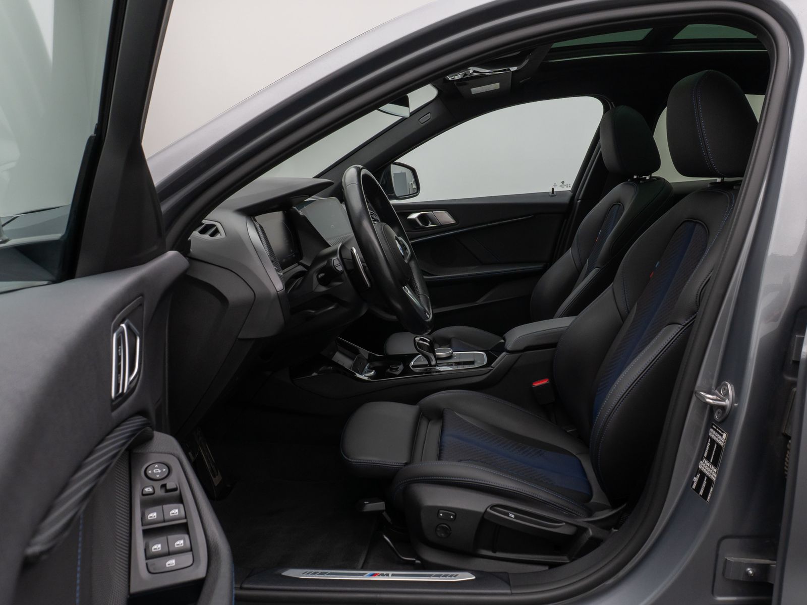Fahrzeugabbildung BMW 120i M Sport Panorama PDC DAB Lenkrhzg Komfort