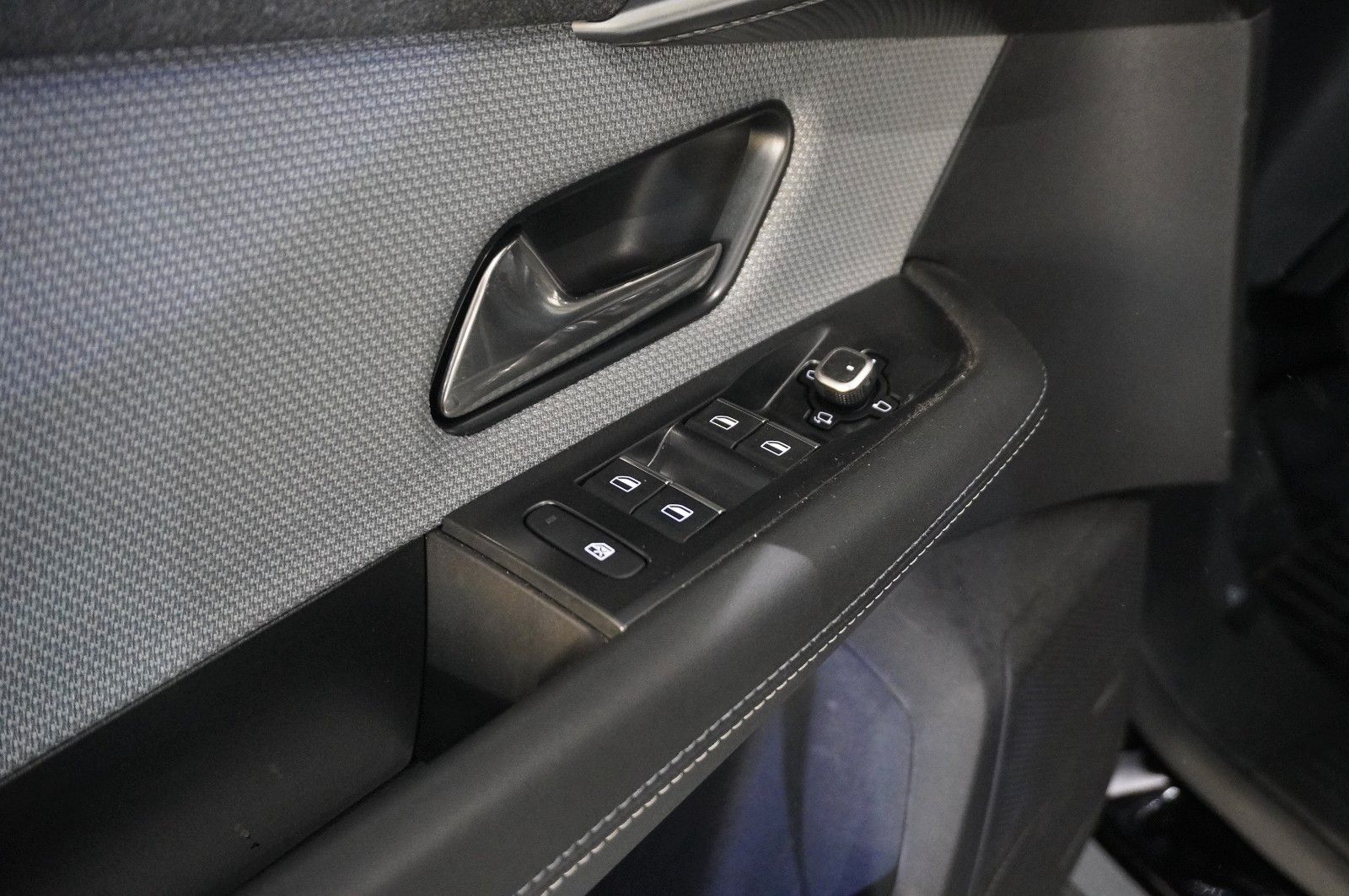 Fahrzeugabbildung Opel Grandland B 1.2 48V GS MHD LED-MATRIX/KAMERA/SHZ