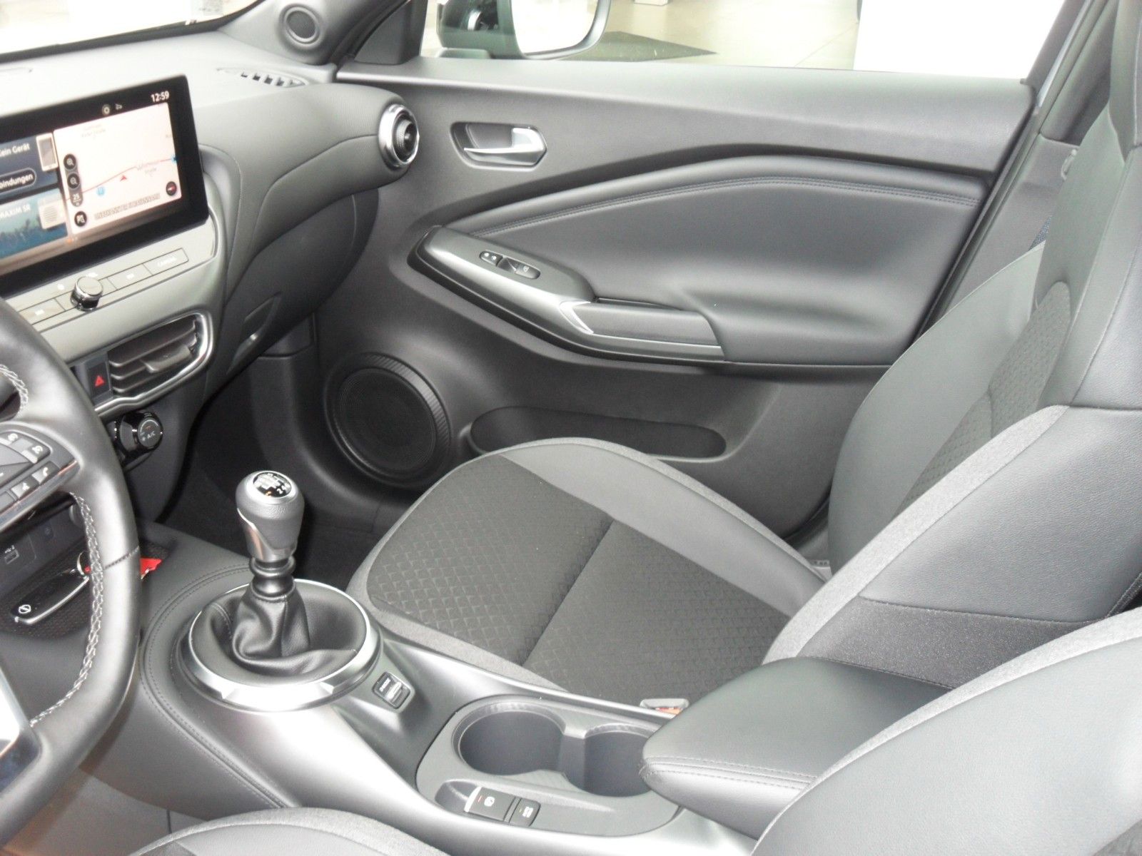 Fahrzeugabbildung Nissan Juke 1,0 N-Connecta Benzin | WP | Navi