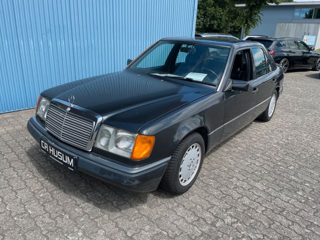 Mercedes-Benz 230