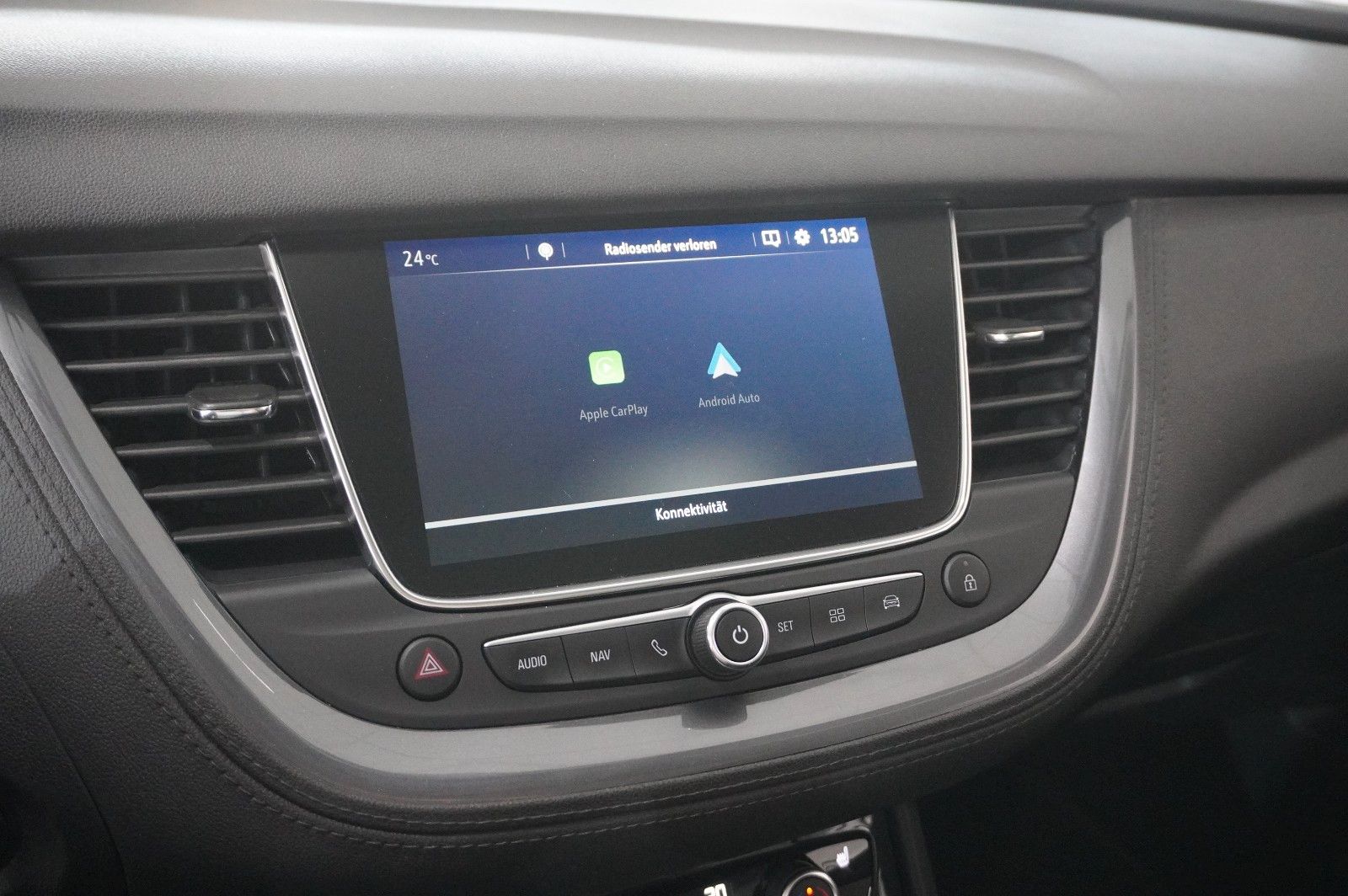 Fahrzeugabbildung Opel Grandland (X) 1.2T INNOV. NAVI/LED/KAMERA/PANO.