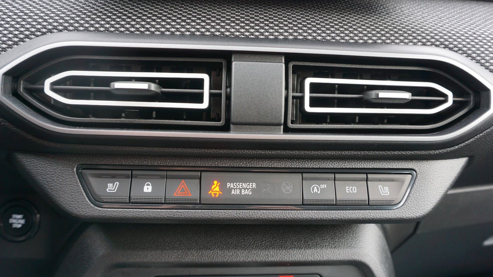 Fahrzeugabbildung Dacia Sandero III Expression, Kamera, Navi, Garantie !