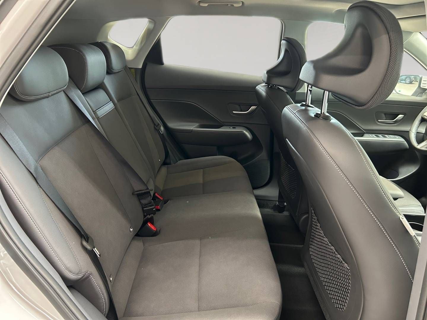 Fahrzeugabbildung Hyundai KONA 1.6 T-GDI (180 PS) DCT Prime Bose GSD Tages