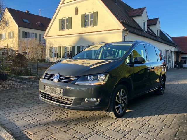 Volkswagen Sharan Sound 8-fach,AHK,Navi,1 KiSitz,el.Türen