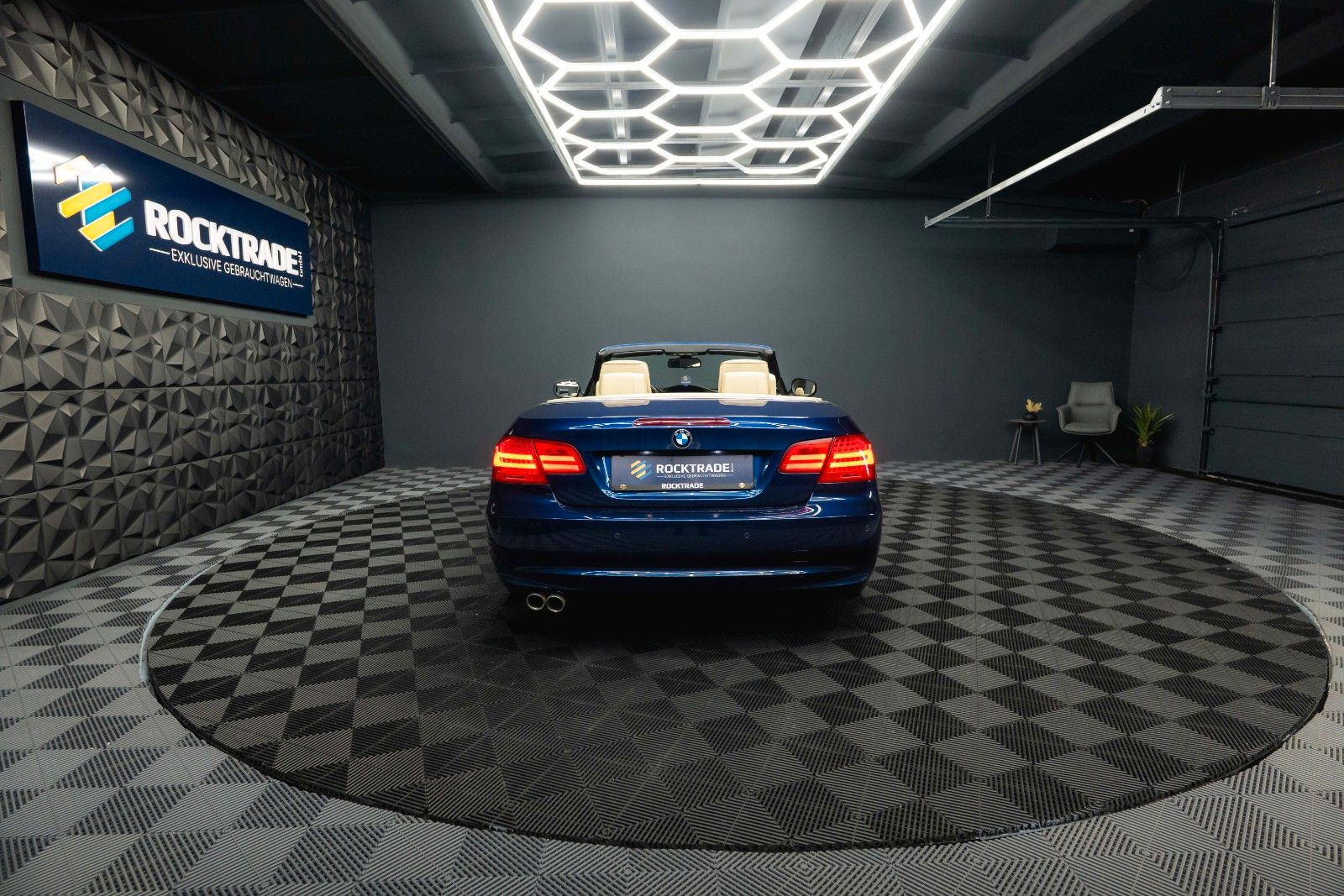 Fahrzeugabbildung BMW 330d Cabrio Sport Edition *Bi-Xenon*H&K*Memory*