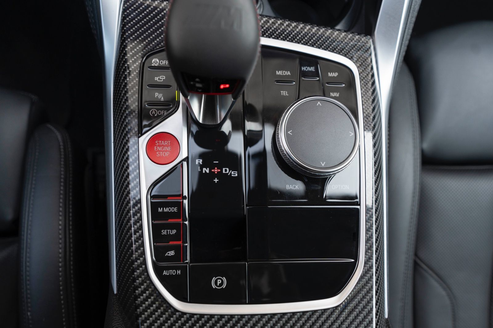 Fahrzeugabbildung BMW M4 Coupe xDrive Competition HUD ACC 360° CARPLAY