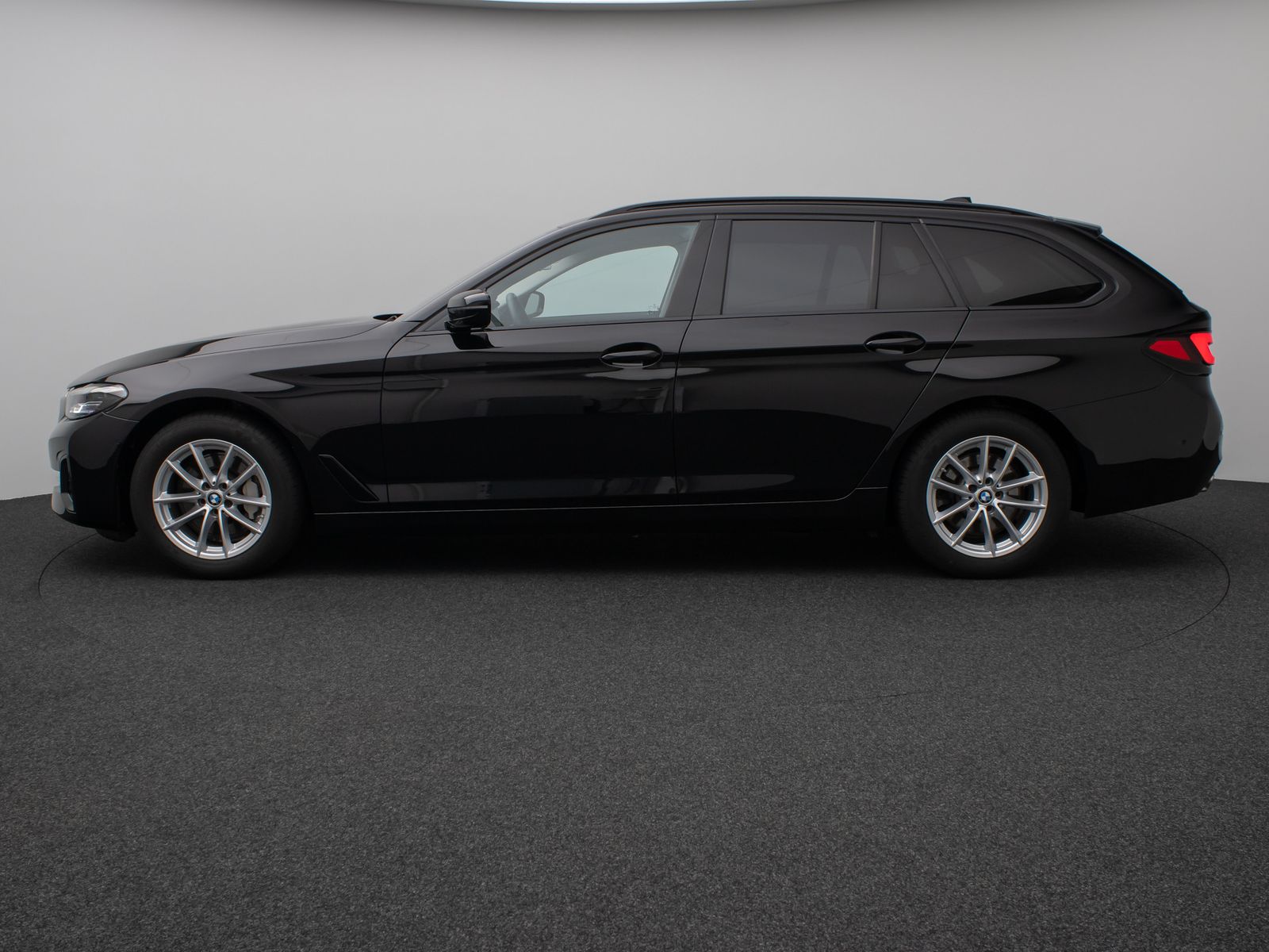 Fahrzeugabbildung BMW 530i Kamera DAB CockPitPro Leder Alarm LED
