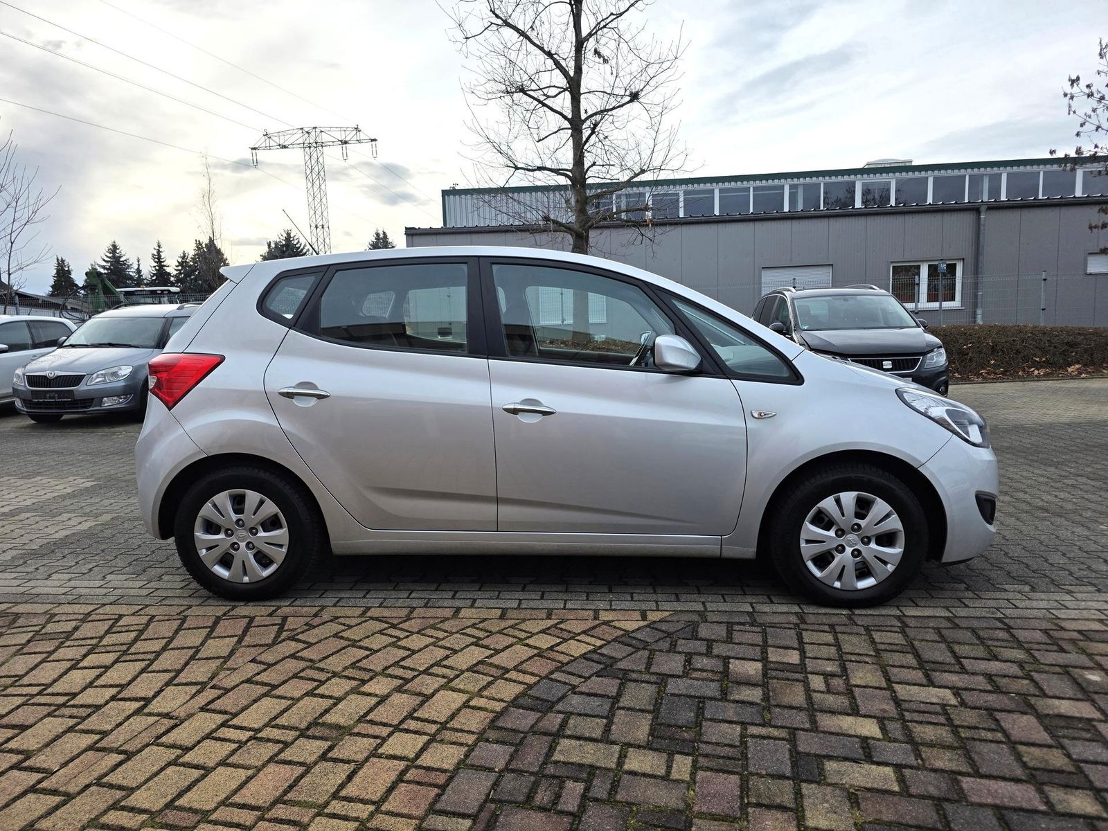 Fahrzeugabbildung Hyundai ix20 1.4/Klima/Ahk/guter Zustand