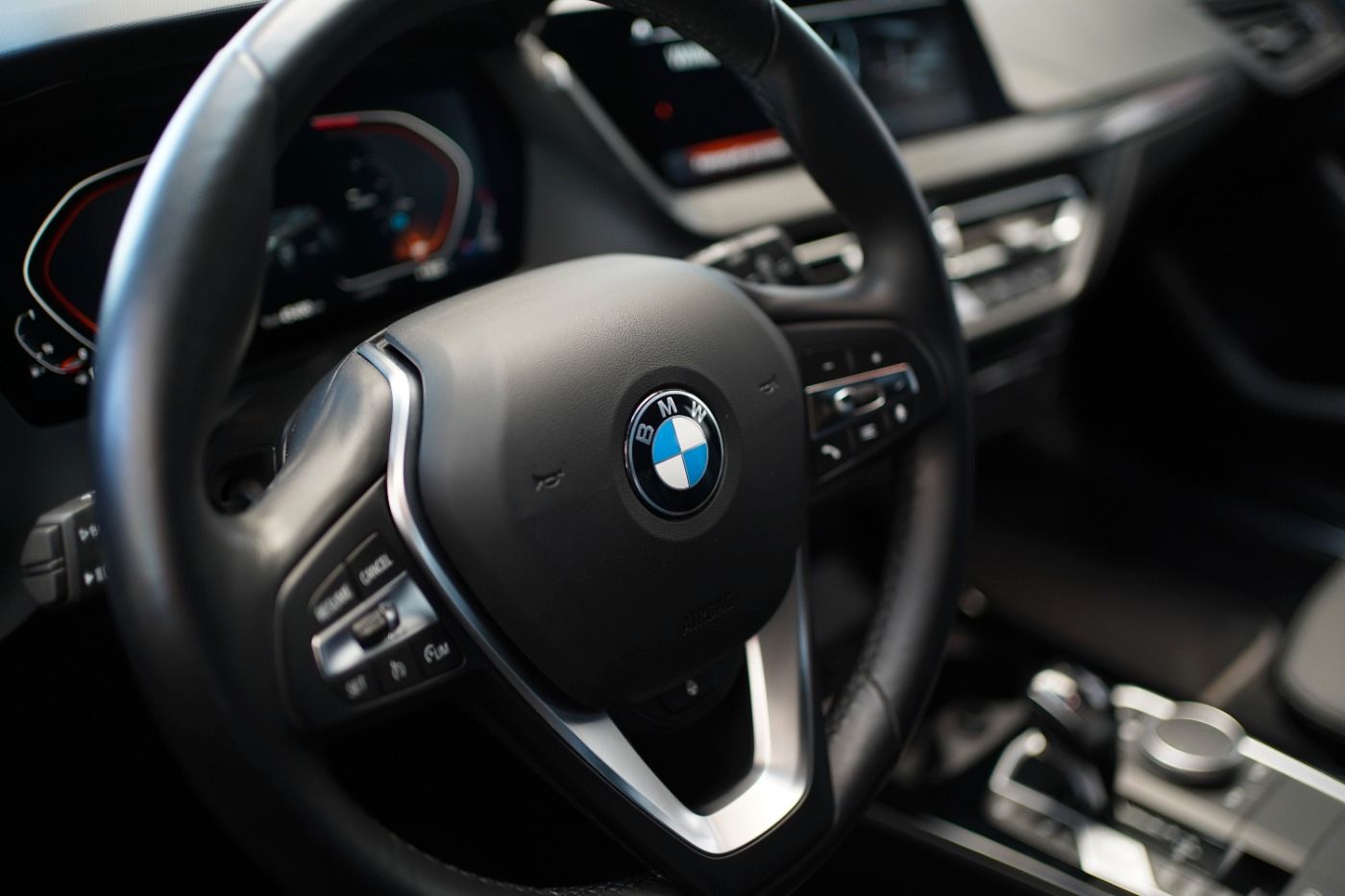 Fahrzeugabbildung BMW 118i Sport Line +LED+Live Cockpit+Head Up Displa