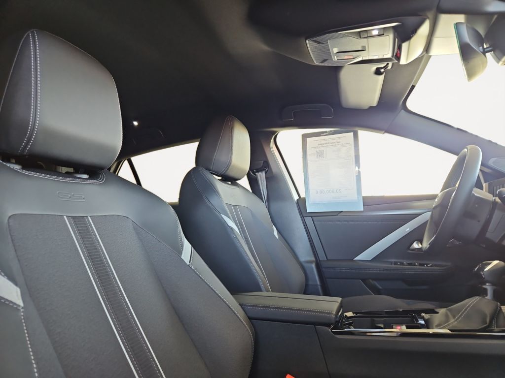 Fahrzeugabbildung Opel Astra 1.2 Turbo GS Navi Sitzheizung Allwetter ..