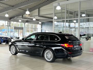 Fahrzeugabbildung BMW 530e xDr Tuor AHK Pano ACC HUD D/K Laserlicht