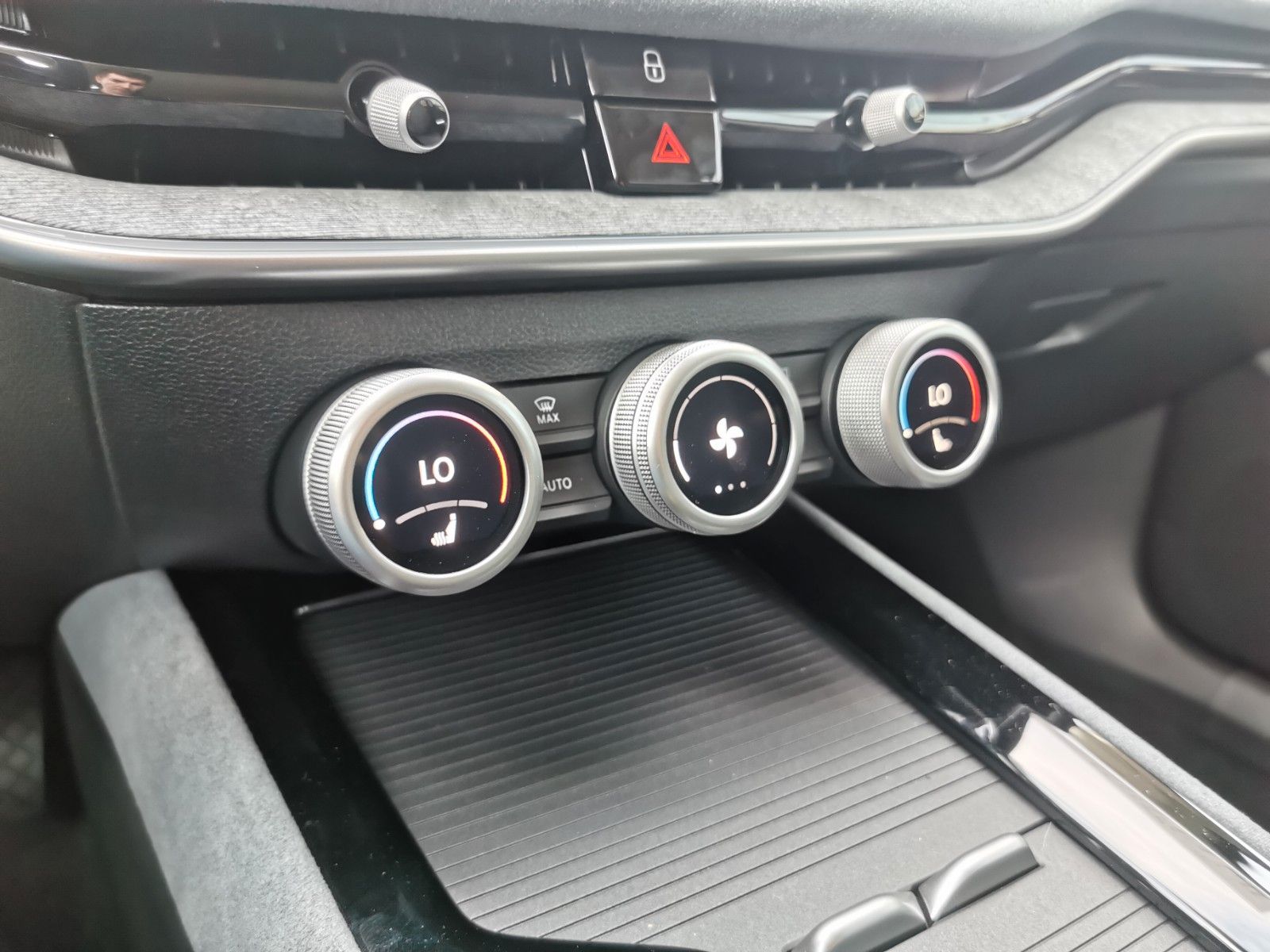 Fahrzeugabbildung SKODA Superb Combi Selection Klima Kamera