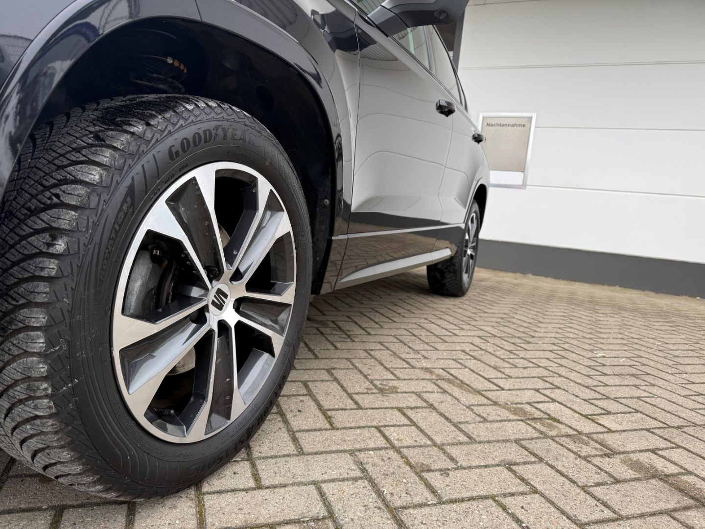 SEAT Ateca FR AHK-klappbar Navi Digitales Cockpit LED - Image 10