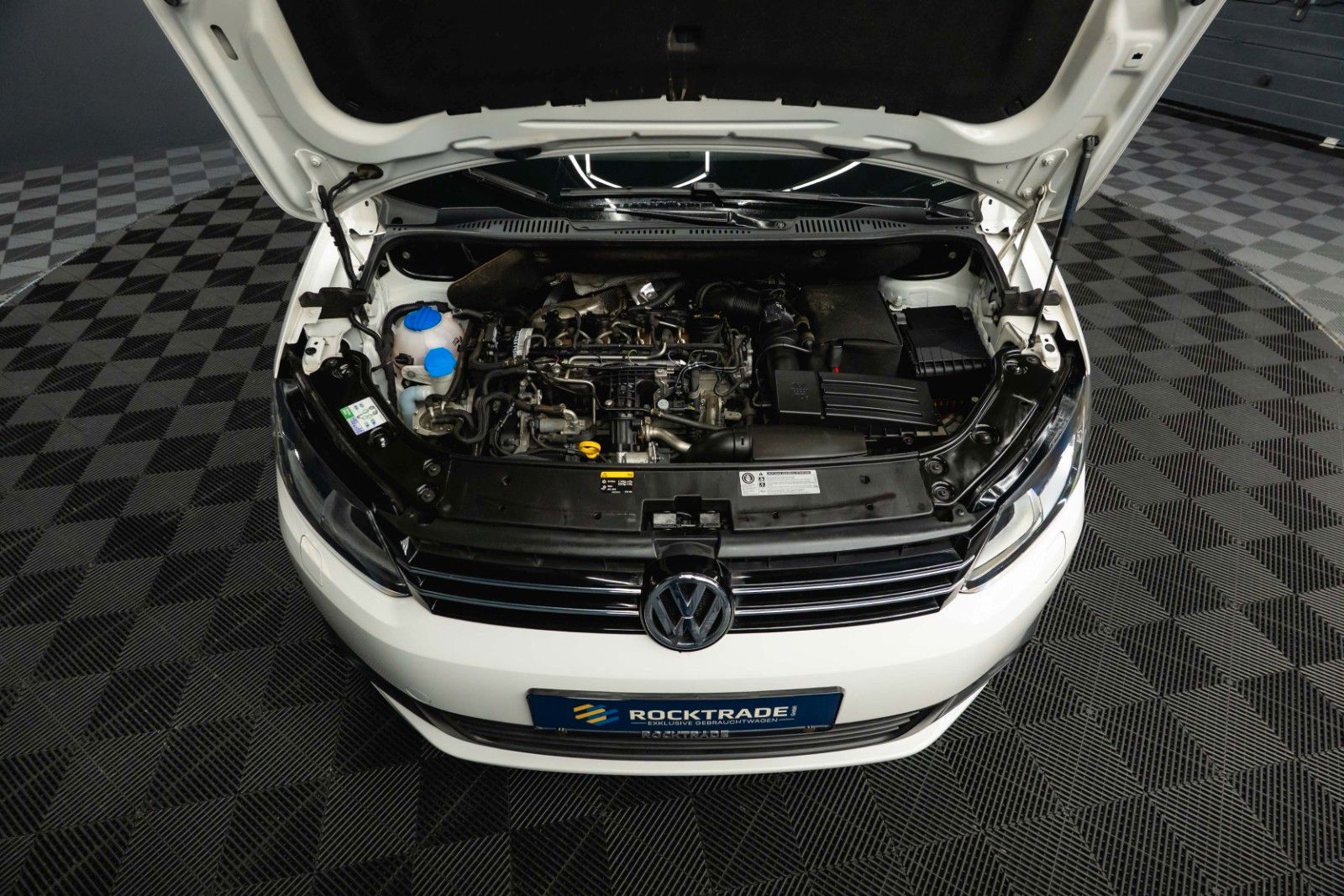 Fahrzeugabbildung Volkswagen Caddy 1.6 TDI DSG Edition 30 Sport | Alcantara