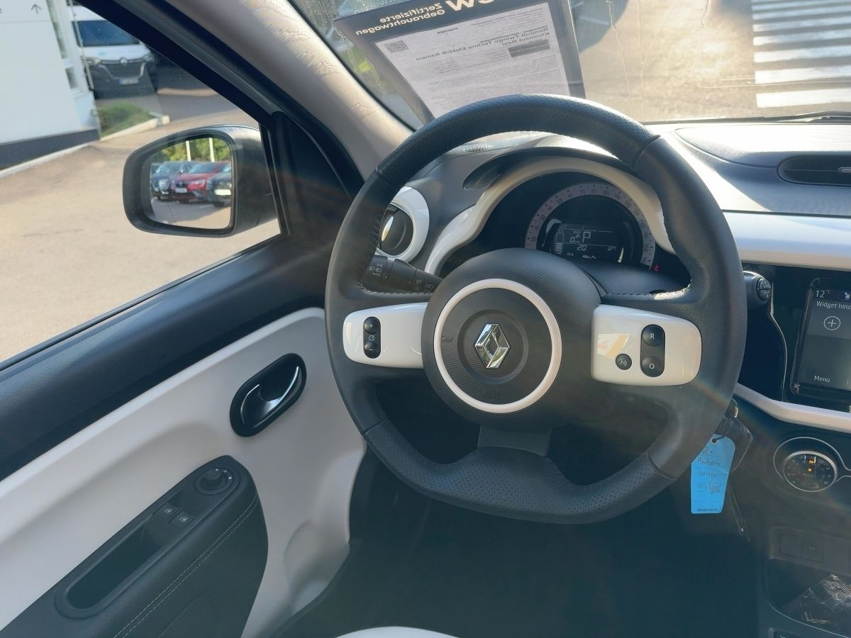 Fahrzeugabbildung Renault Twingo Electric Techno Kamera Klimaaut Navi