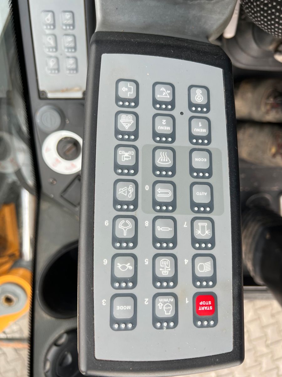 Fahrzeugabbildung Liebherr A 910 C Litronic / 2.381h / SW33