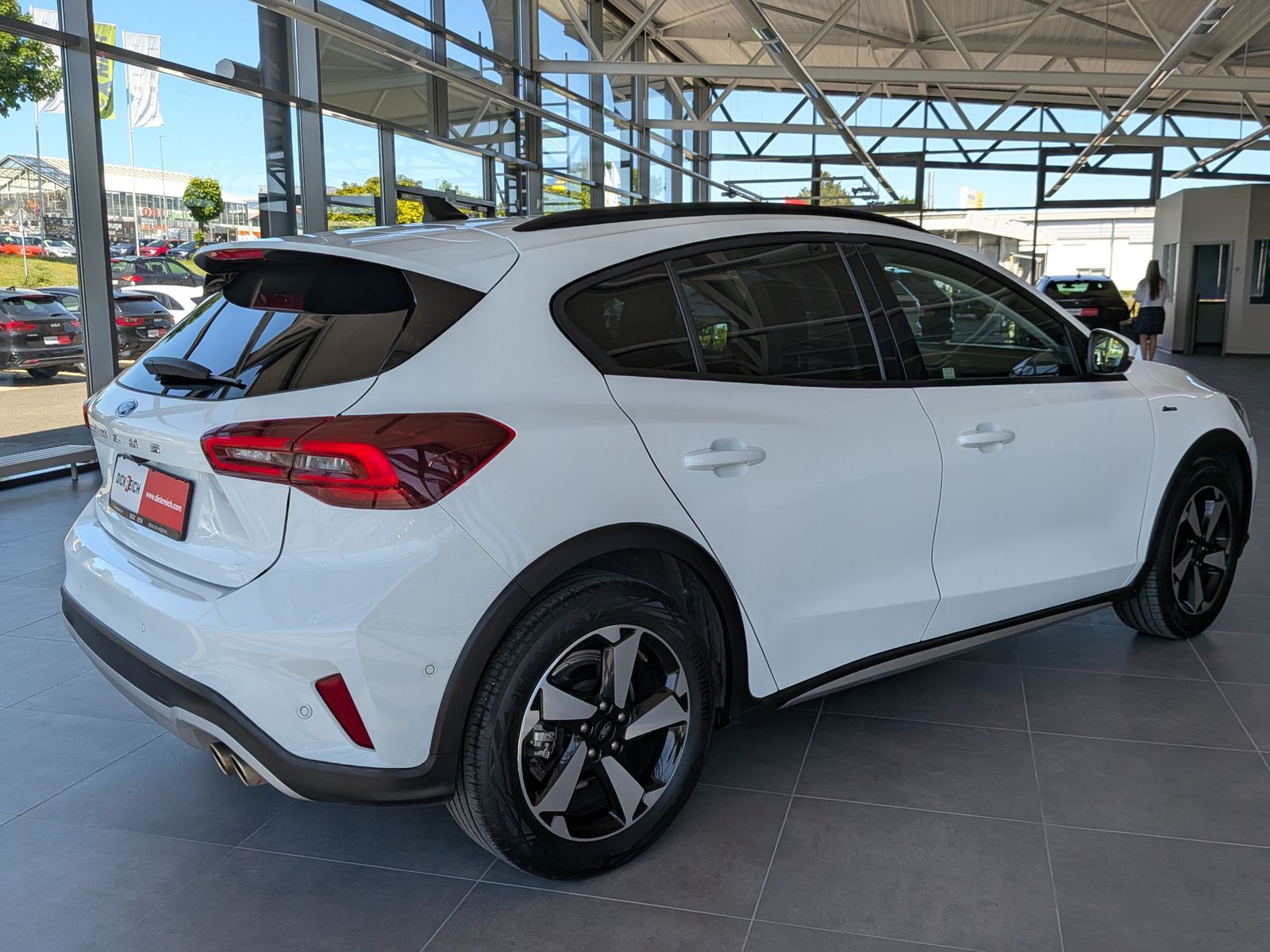 Fahrzeugabbildung Ford Focus Limo EB Active LED ACC Kamera Navi SHZ 17"