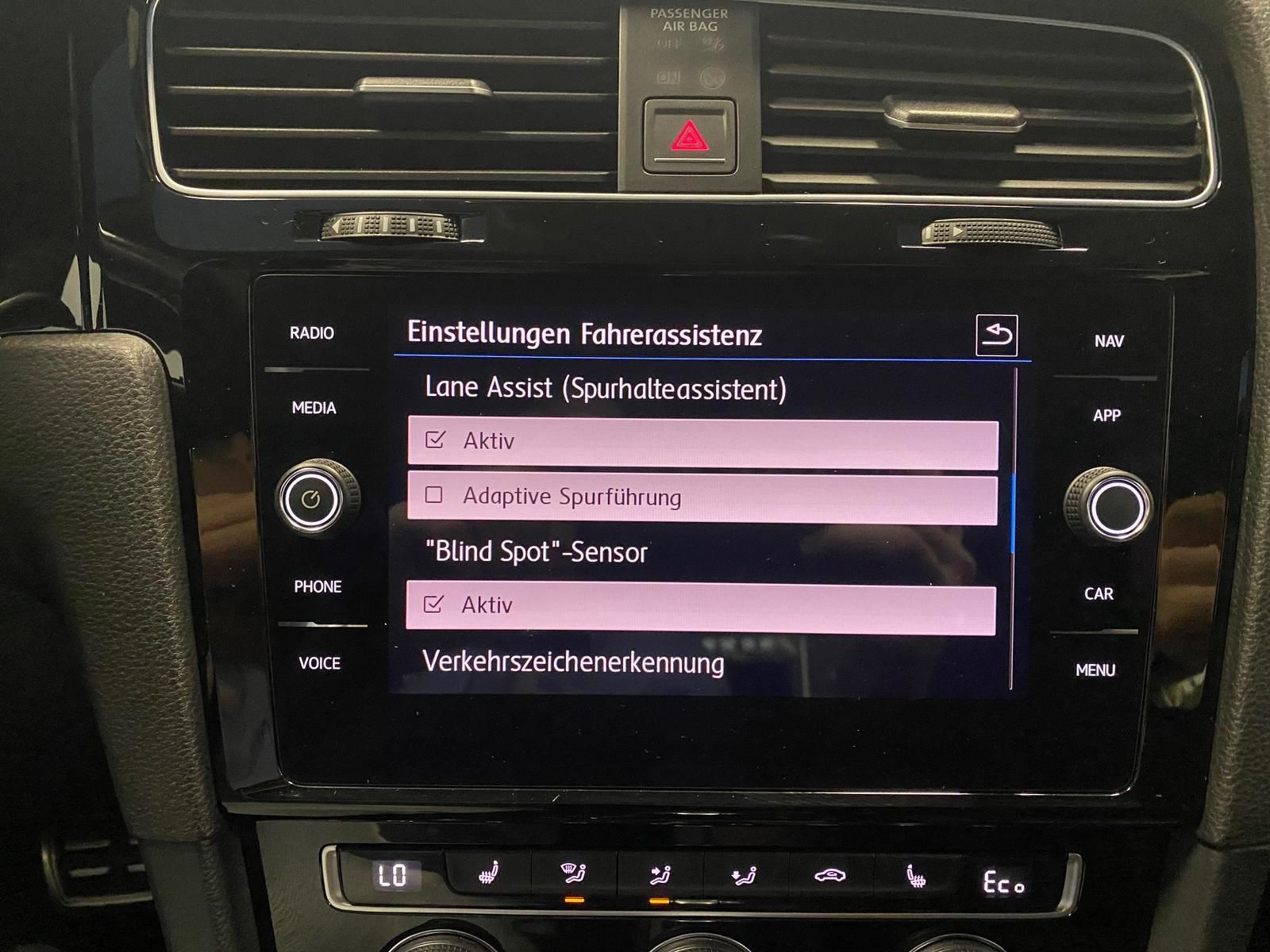 Fahrzeugabbildung Volkswagen Golf VII 1.4 PLUG-IN HYBRID GTE+AHK+MATRIX+ACC