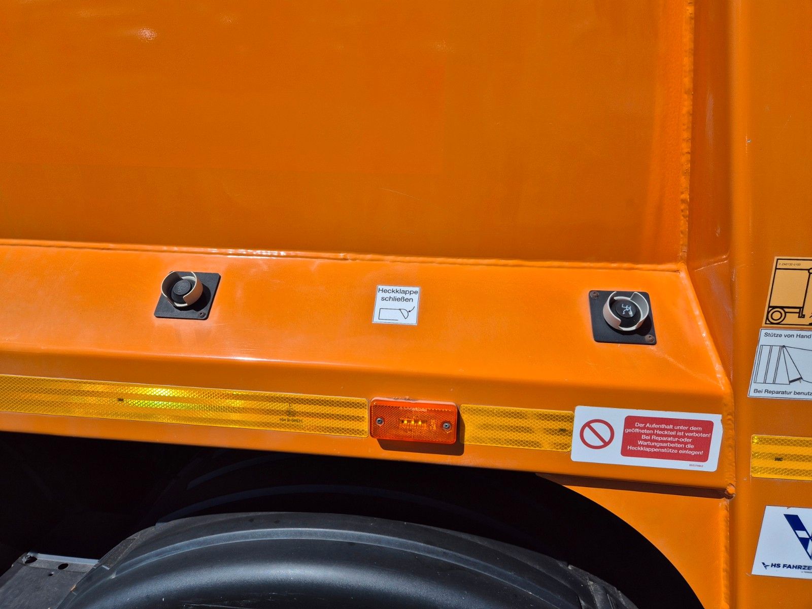 Fahrzeugabbildung Scania P 320 B6x2*4NA Olympus 21 W ASF Hecklader