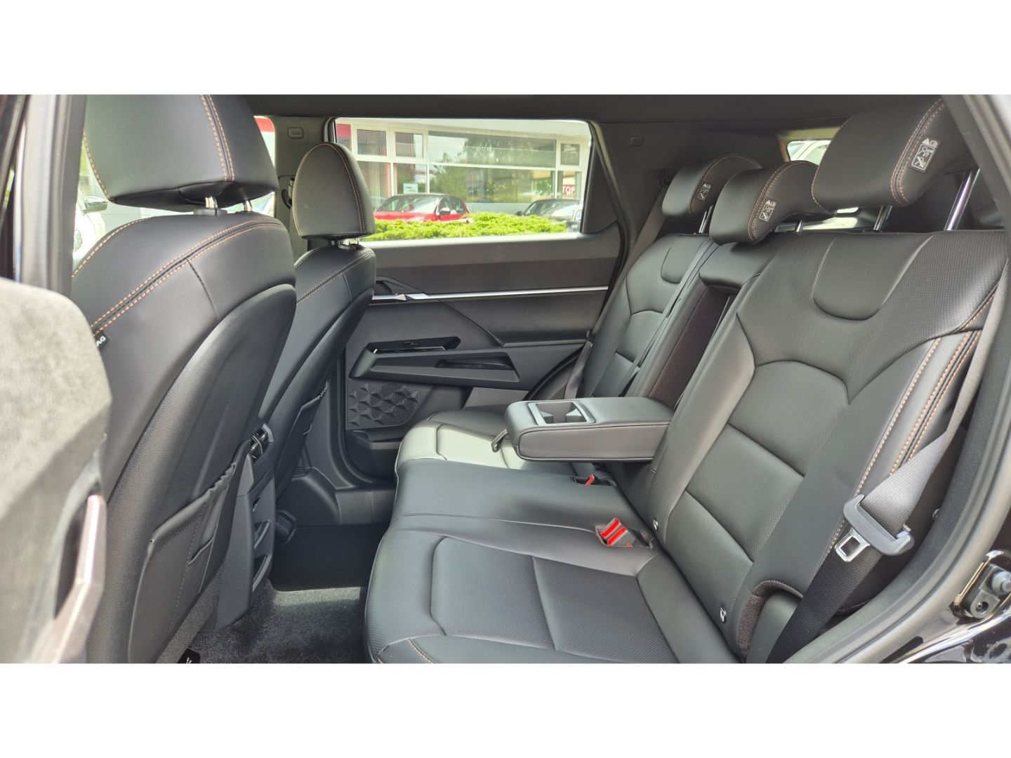 Fahrzeugabbildung KGM Torres 1.5 Nomad 6/AT 2WD Navi LED Apple CarPlay