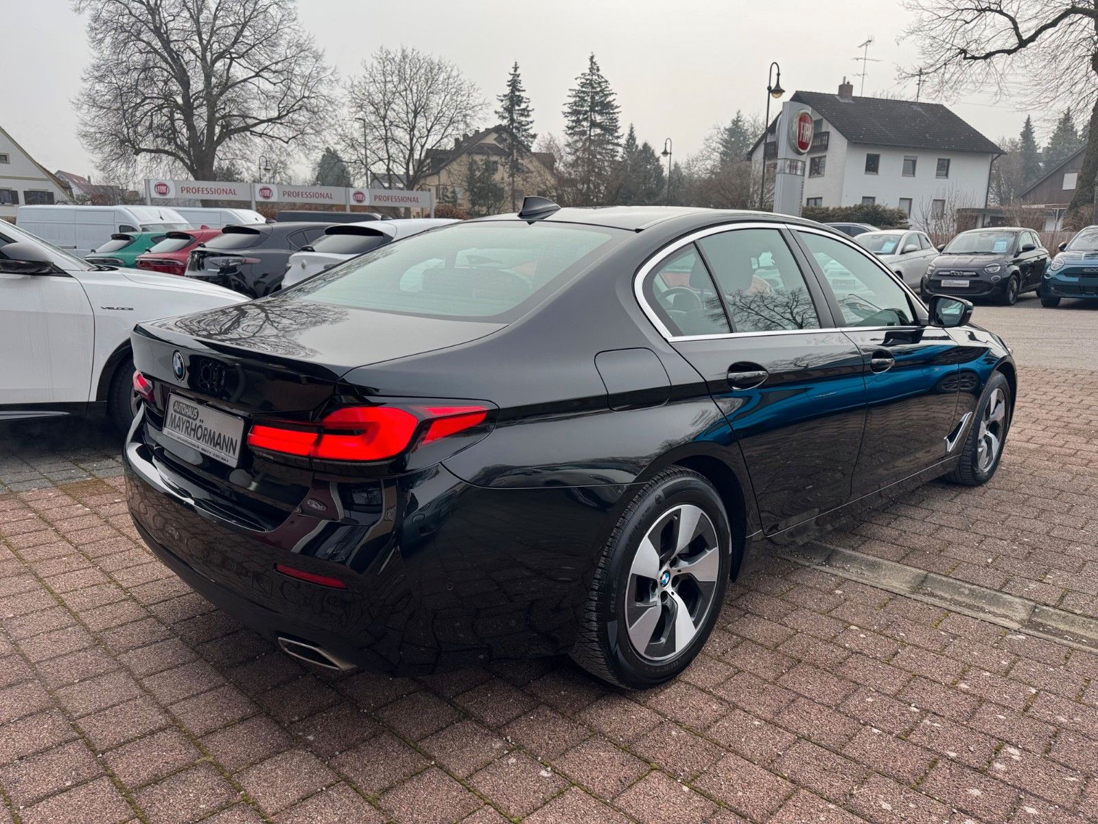 Fahrzeugabbildung BMW BMW 520D LASER HEADUP AMBI NAVI SITZHZG 4 ZONEN