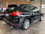 BMW X1 xDrive18d Advantage Aut.*LEDER*1.HAND*DAB*19% - BMW X1 aus 2020