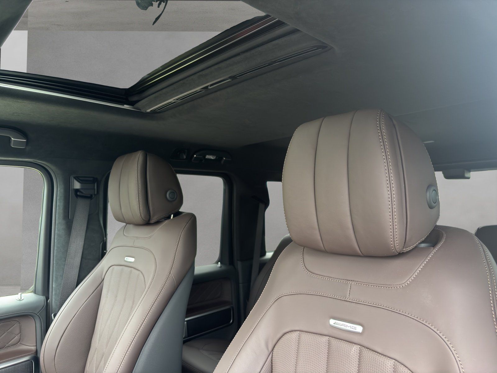 Fahrzeugabbildung Mercedes-Benz G63AMG 4x4² Dachträger MAGNO Kirschholzboden NEU