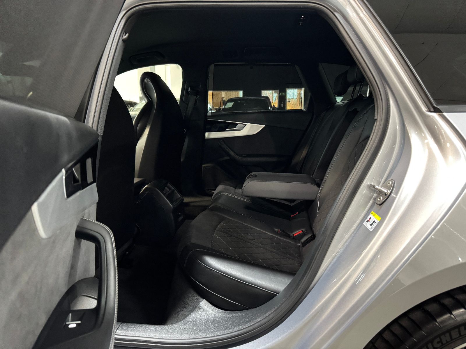 Fahrzeugabbildung Audi A4 35 TDI S-LINE BLACK RS4 SITZE MASSAGE VIRTUAL