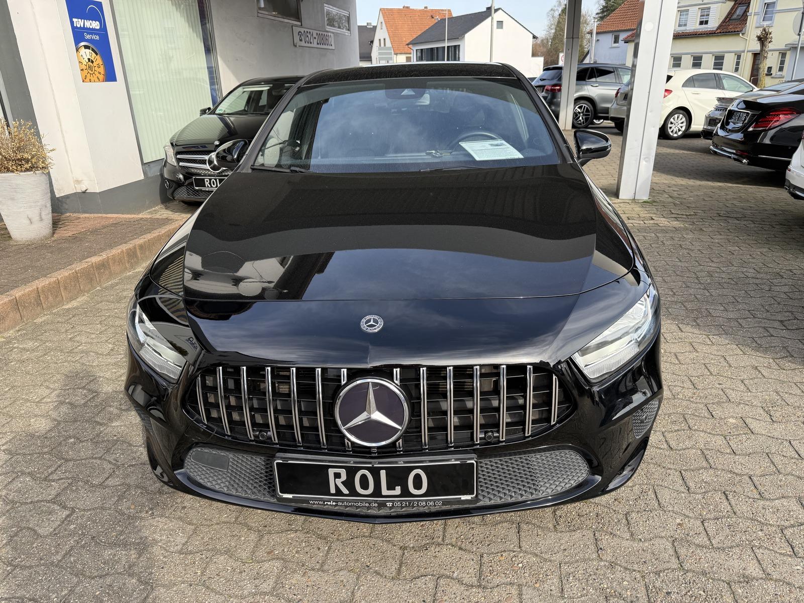 Mercedes-Benz A 180 7G AMG Optik Paket NAVI.LED.AHK.PDC