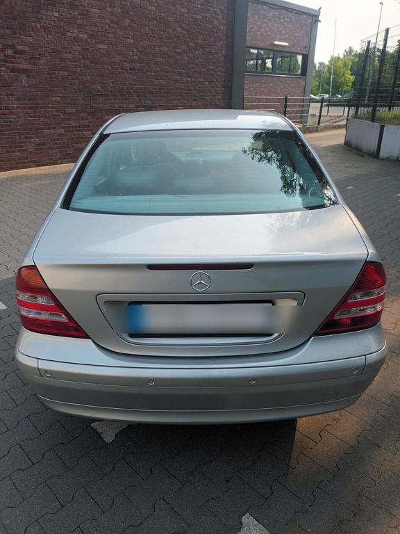 Mercedes-Benz C 180