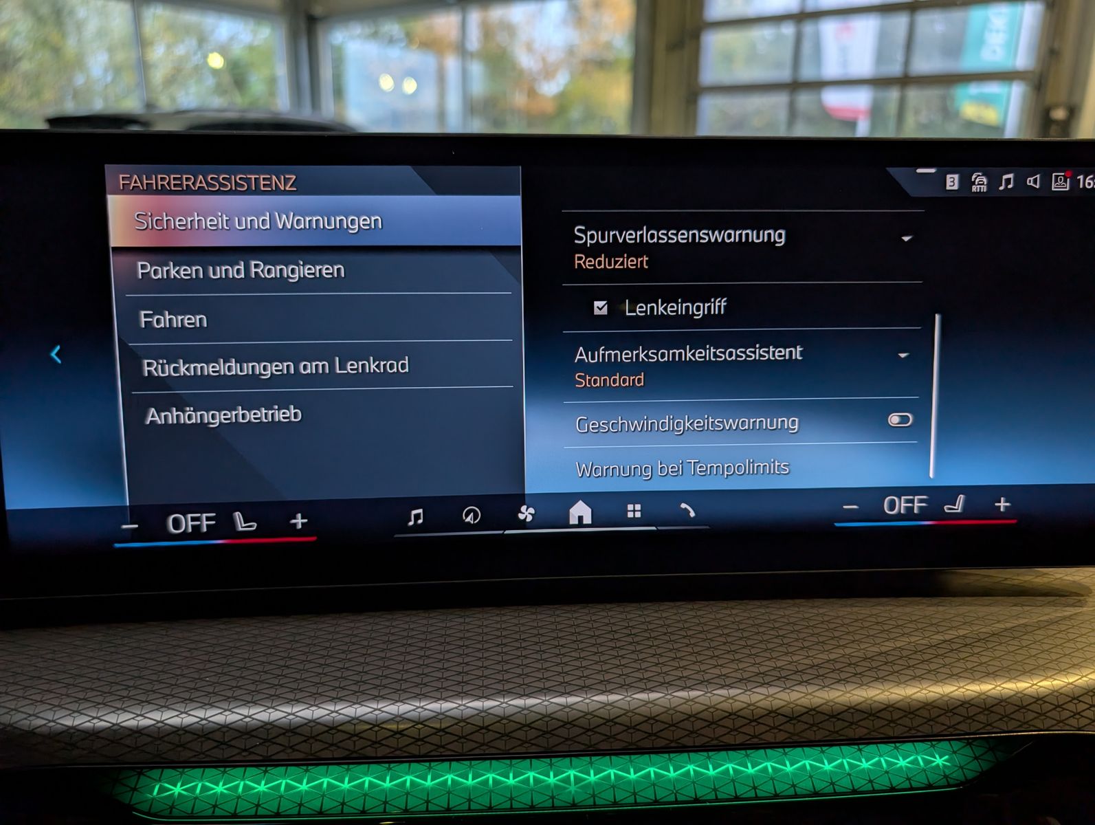 Fahrzeugabbildung BMW 320 d M-Sport Ad-LED ACC Comfort Kamera Pano AHK