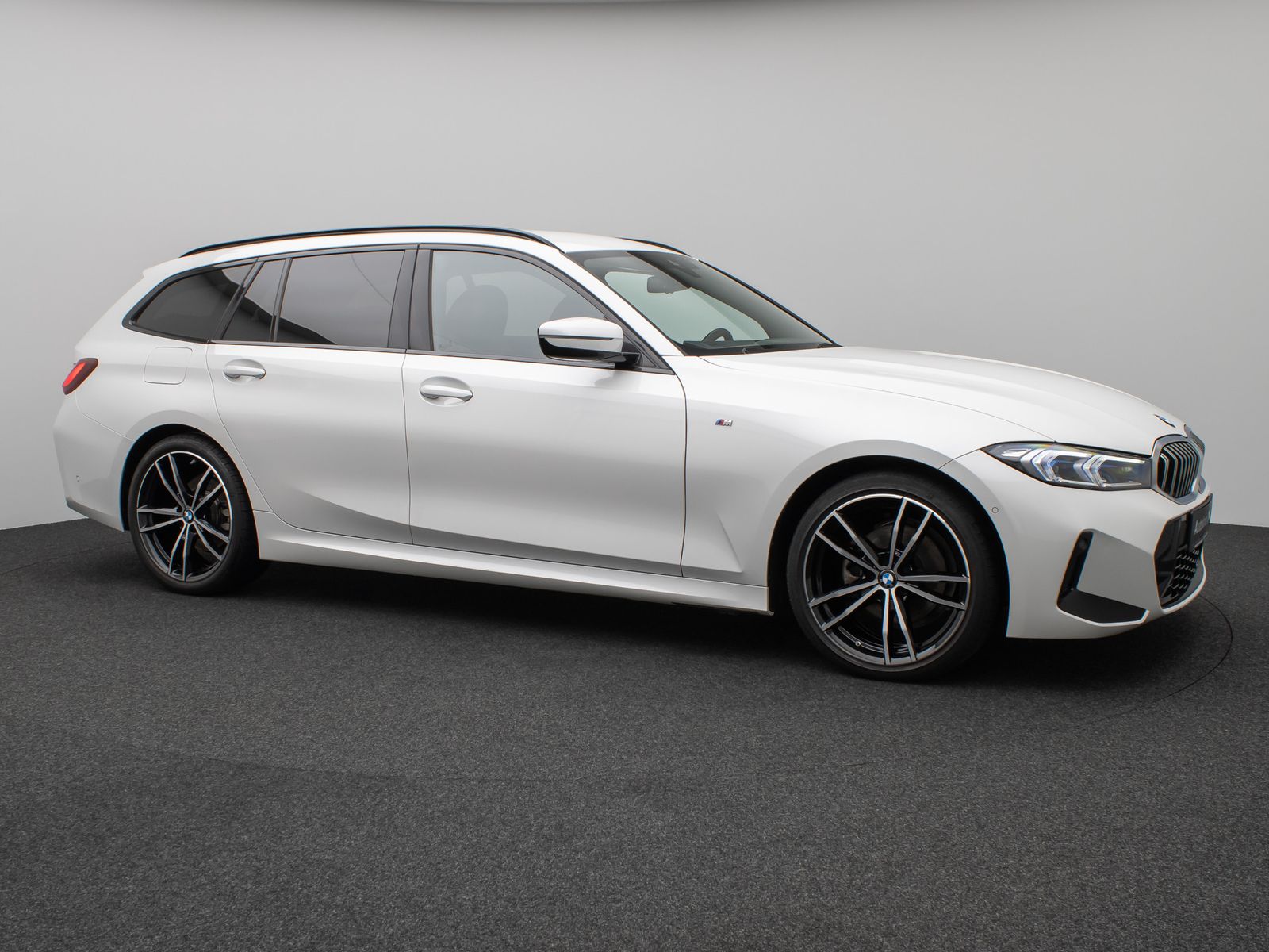 Fahrzeugabbildung BMW 320d  xD M Sport Kamera HUD DAB H/K Alarm 19Zoll