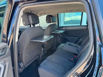 Volkswagen Tiguan - 12