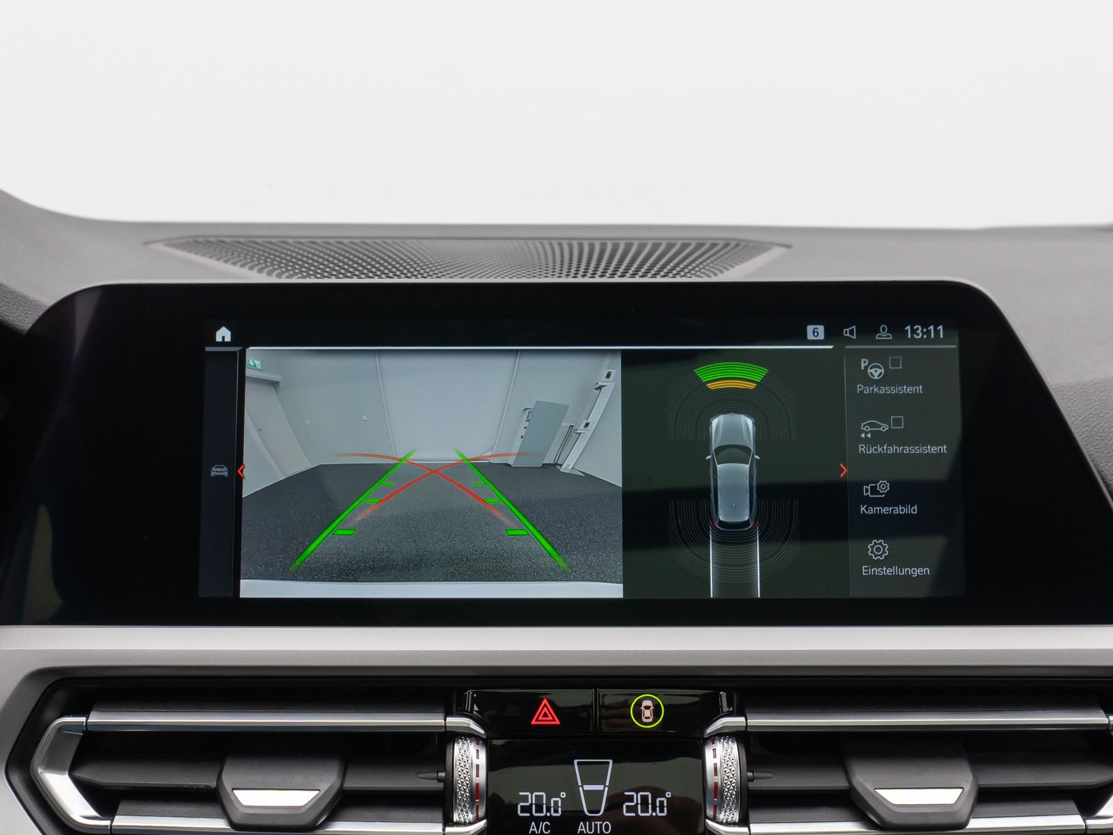 Fahrzeugabbildung BMW 320d  xD Panorama Kamera HUD DAB H/K Lenkradhzg