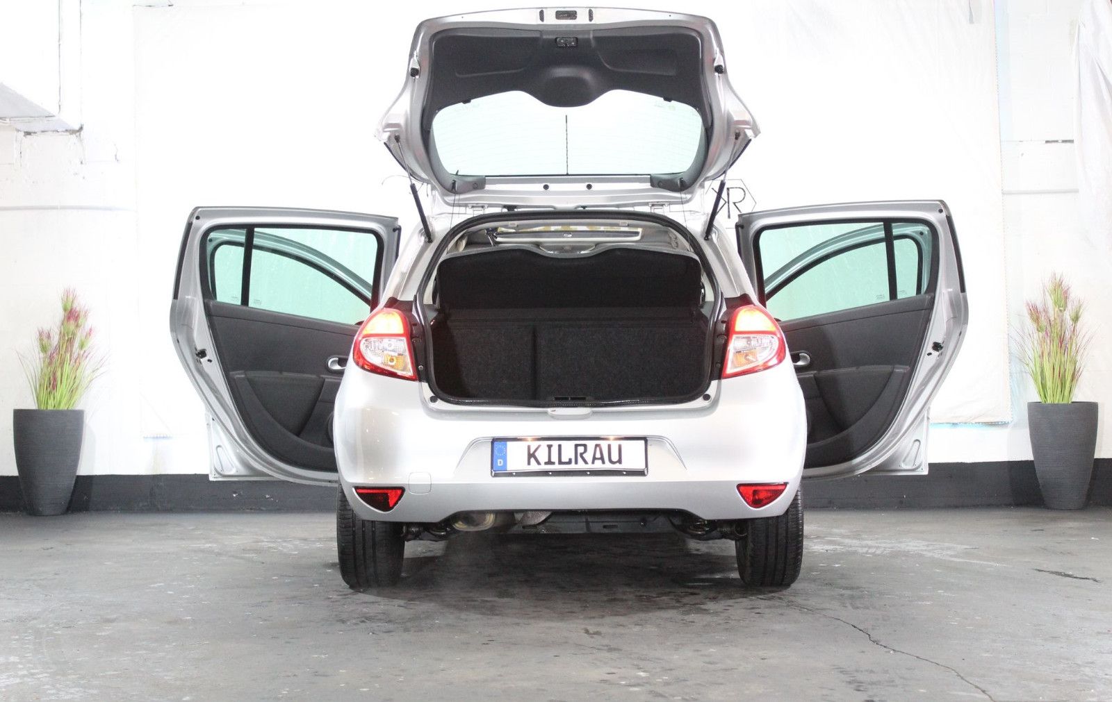 RENAULT Clio III Luxe Navi Tempomat Alufelgen Shz Teille