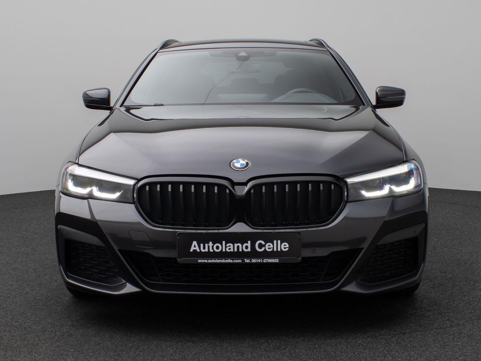 Fahrzeugabbildung BMW 520d xD M Sport Panorama Kamera DAB AHK Alarm
