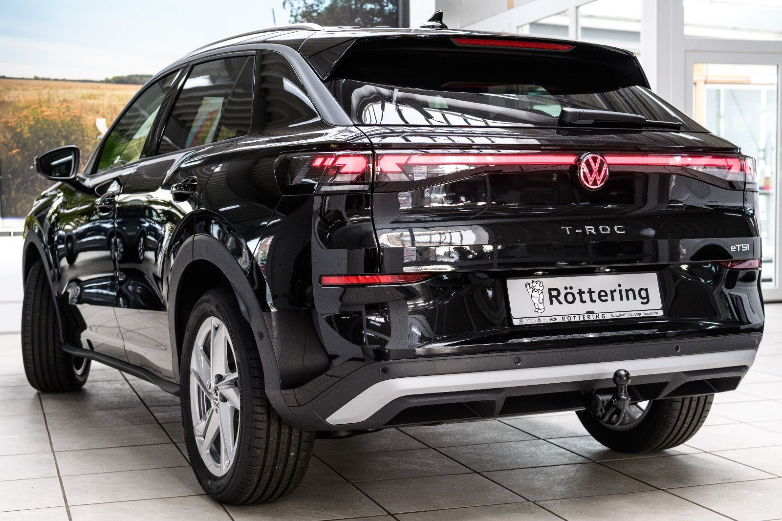 Fahrzeugabbildung Volkswagen T-Roc 1.5 eTSI  Style+IQ-Light+AHK+5 Jahre Gar.