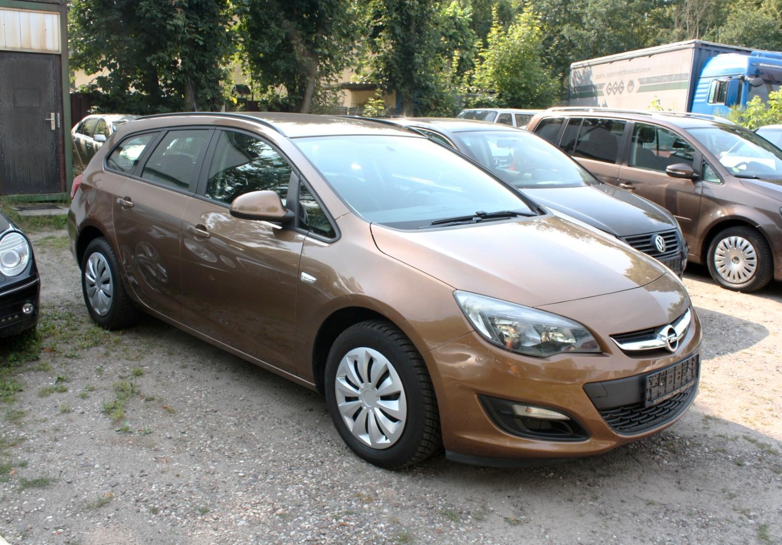 Opel Astra J Sports Tourer Style/TÜV/AU 07/2028