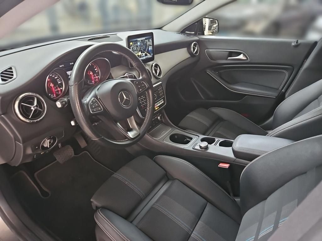 Fahrzeugabbildung Mercedes-Benz CLA 200 SB Progressive Pano Navi KAM LED Sound