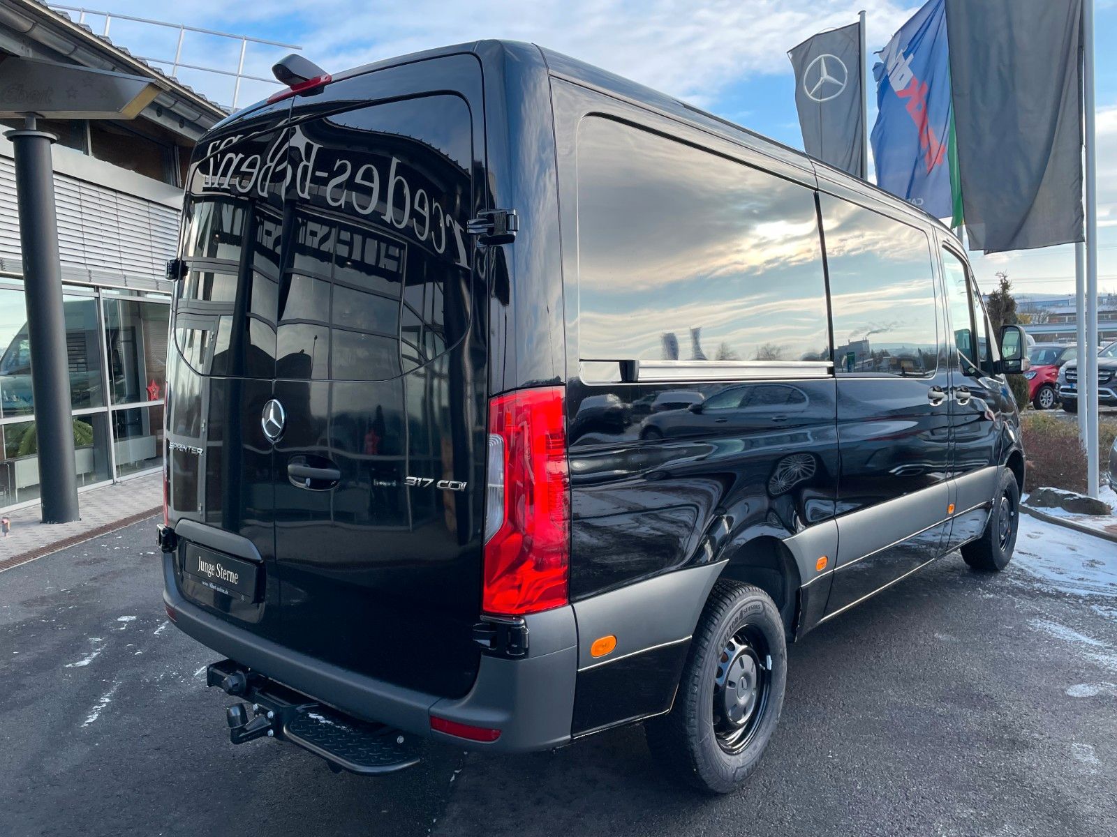 Fahrzeugabbildung Mercedes-Benz Sprinter 317 CDI 3665 DoKa/Mixto Stdheiz AHK3,5