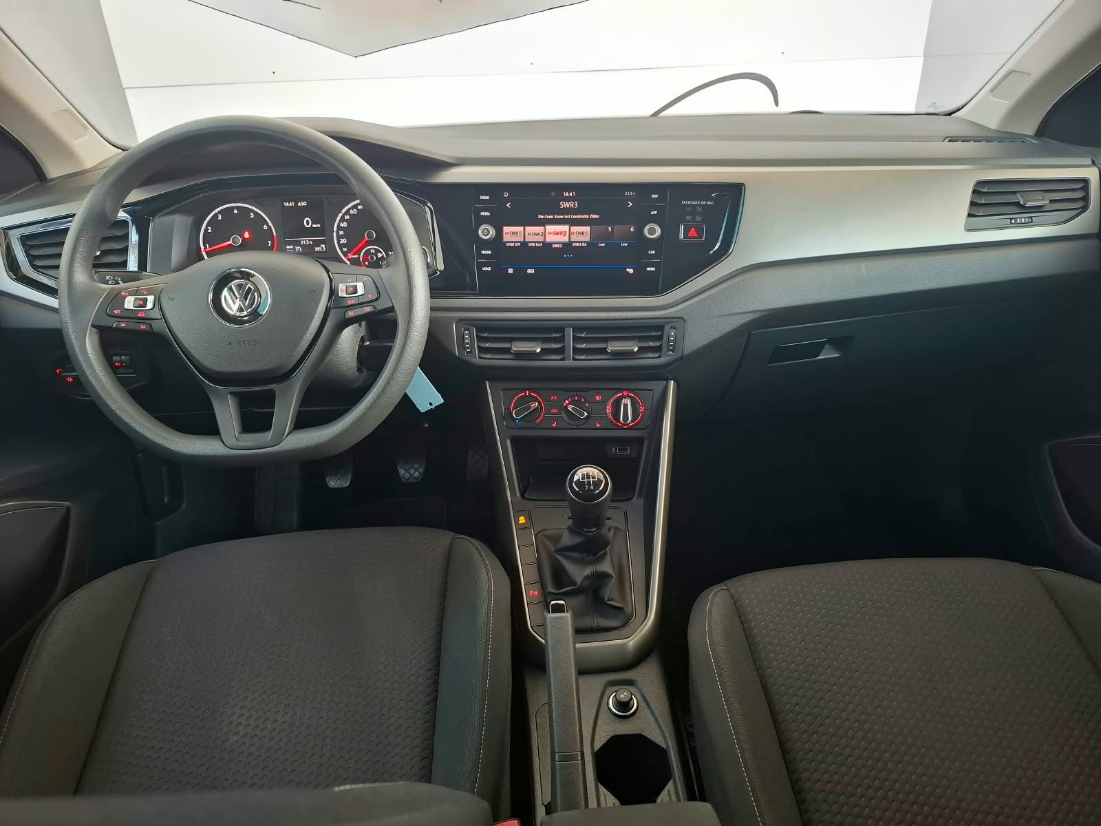 Fahrzeugabbildung Volkswagen Polo Comf. 1,0l +Licht&Sicht+Tempomat+Navigation